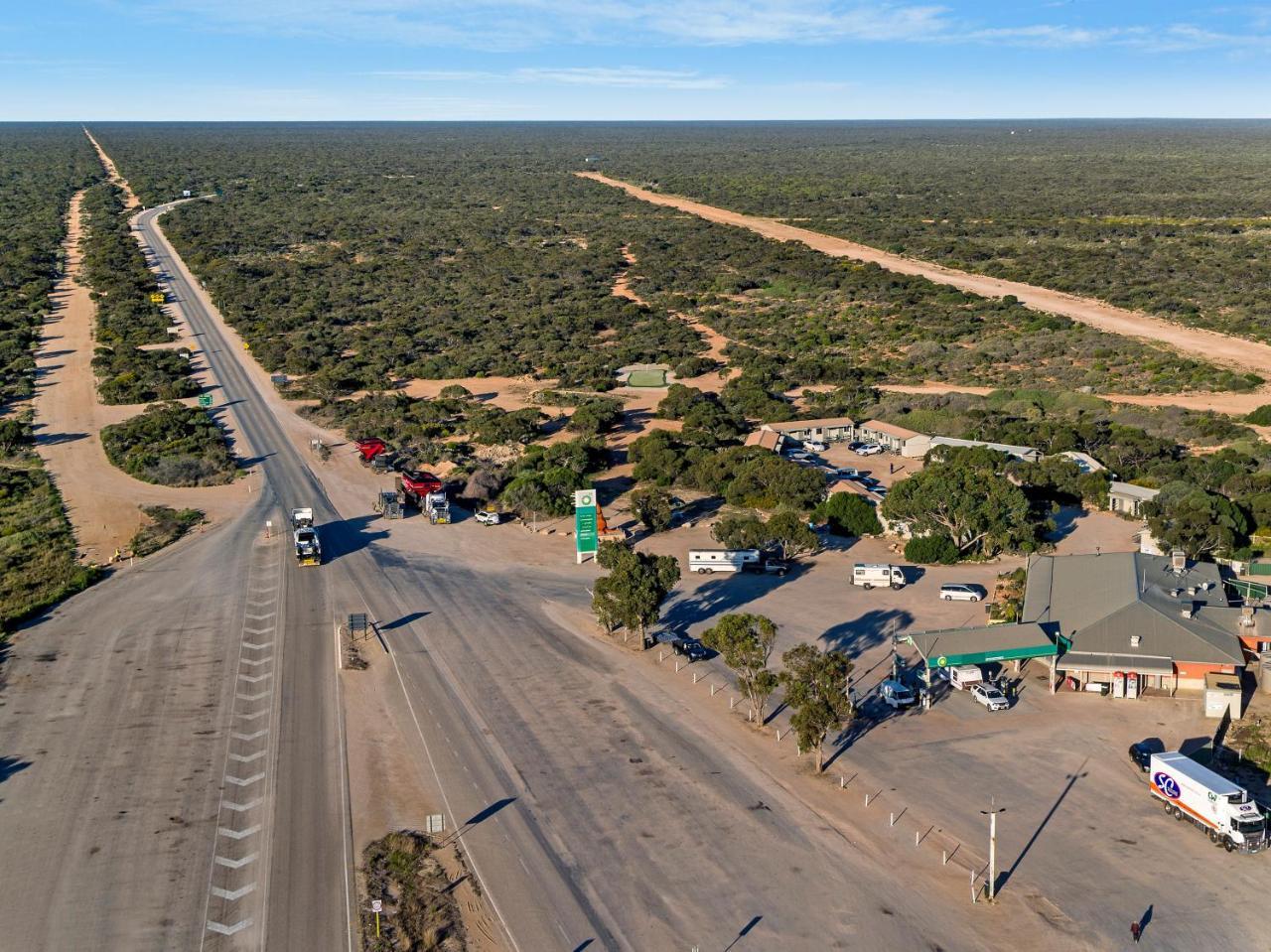 Border Village Roadhouse Exterior photo